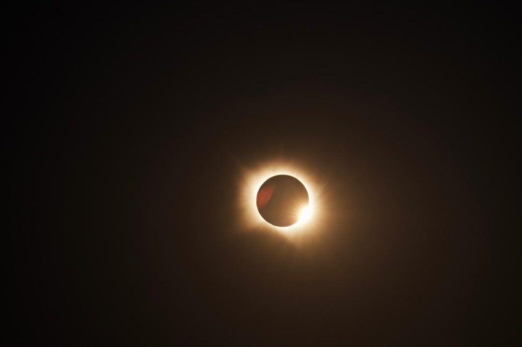 Flash de réapparition du Soleil à la fin de la totalité